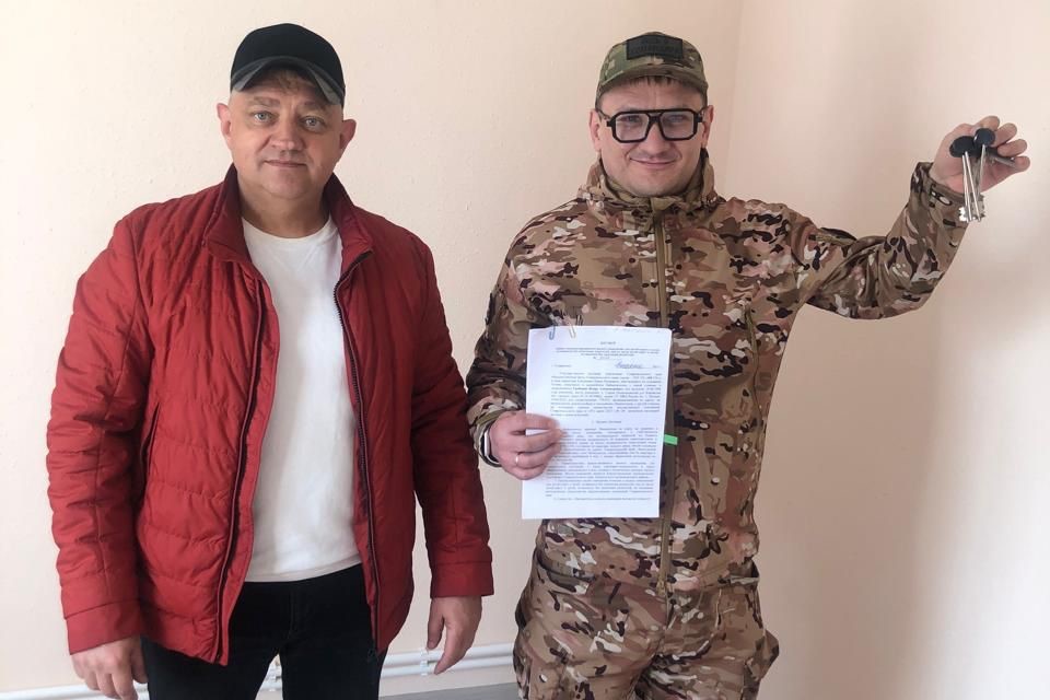 18 марта 2025 года в селе Левокумском Левокумского округа вручили ключи от квартиры детям-сиротам